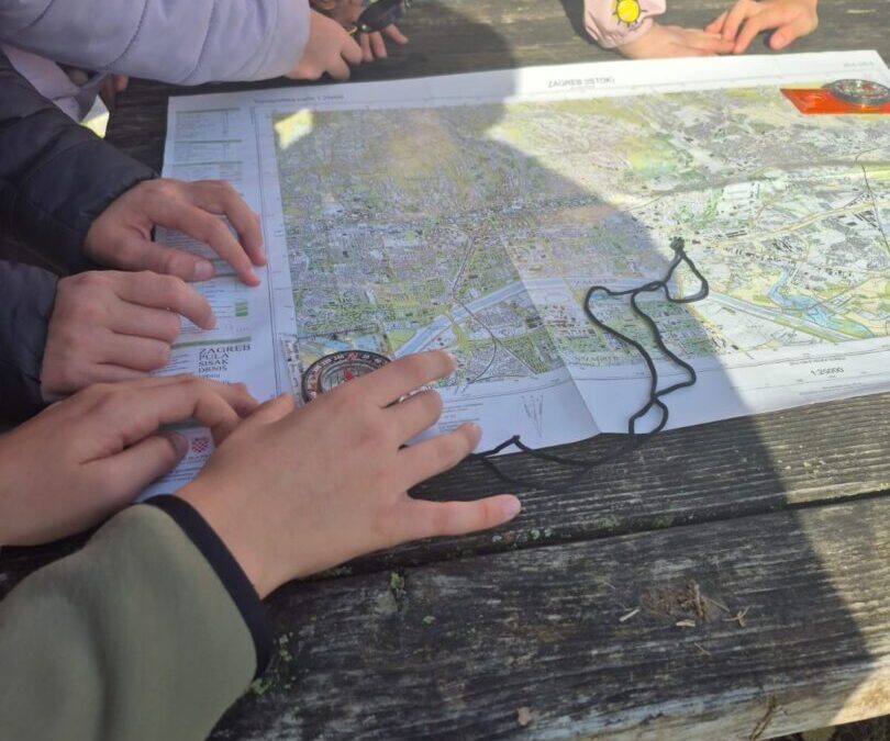 Učenici 5.a vježbali orijentaciju u prostoru u sklopu projekta „Plavi planet“